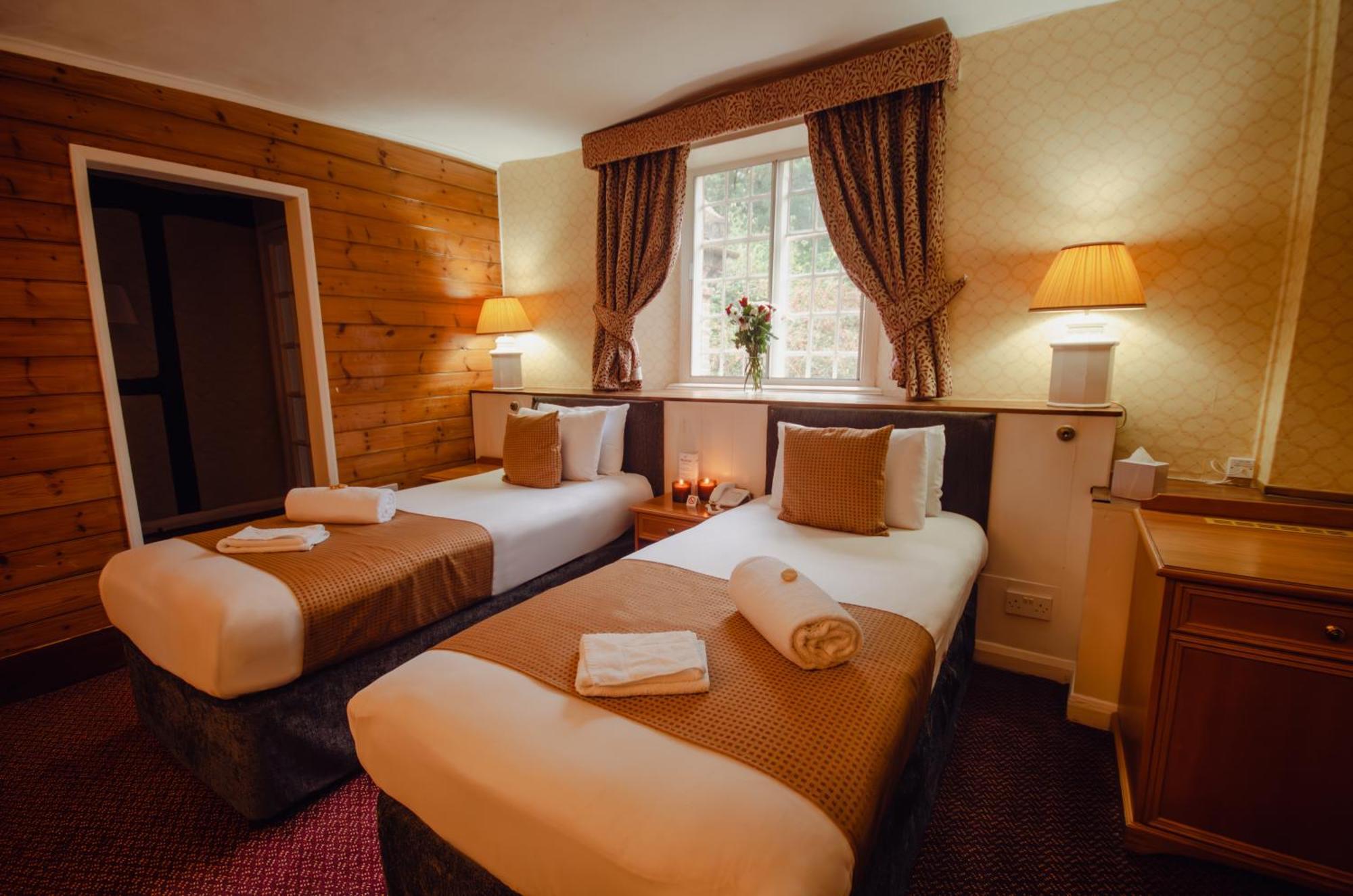 Howfield Manor Hotel Кэнтербари Экстерьер фото