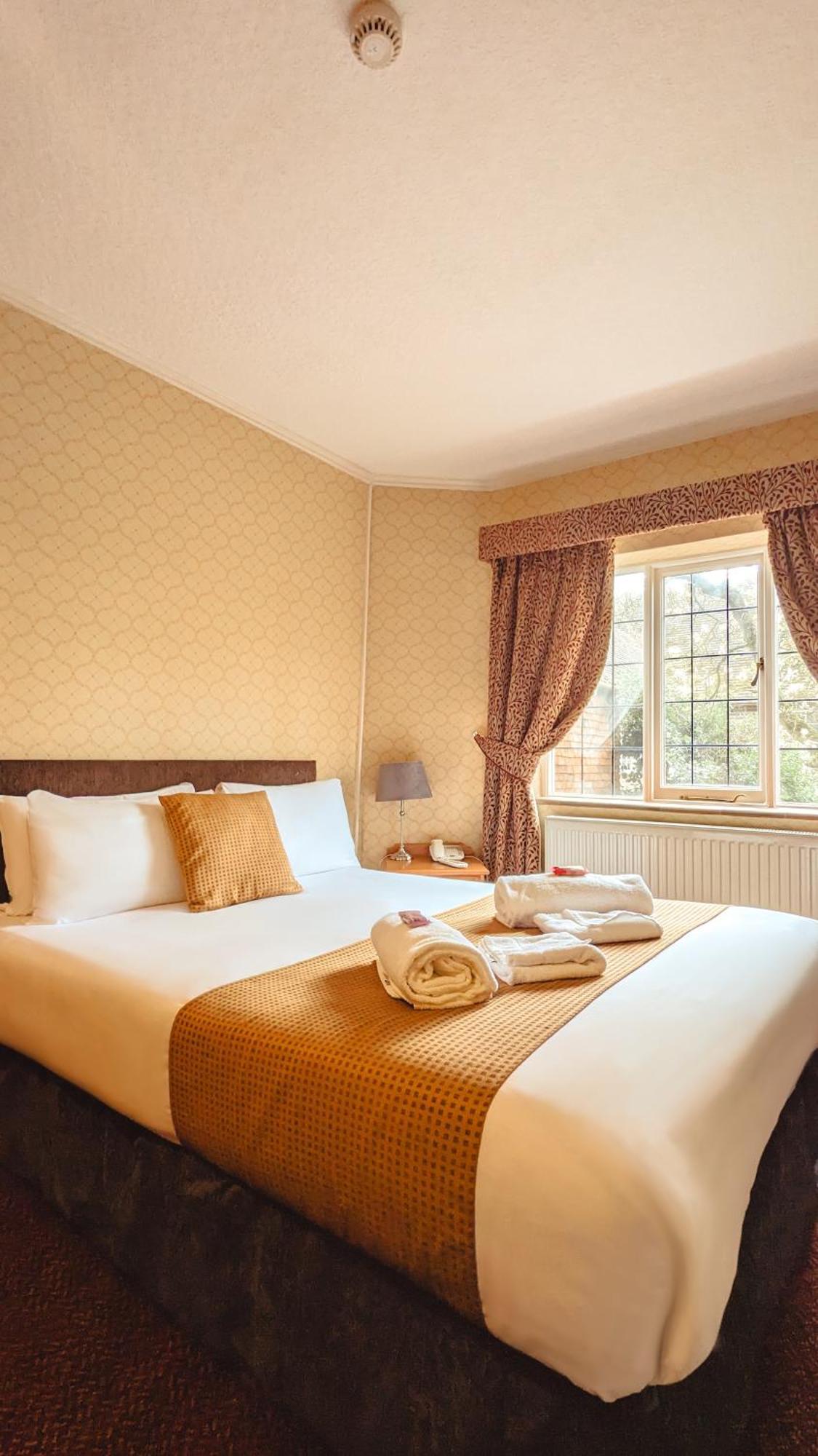 Howfield Manor Hotel Кэнтербари Экстерьер фото