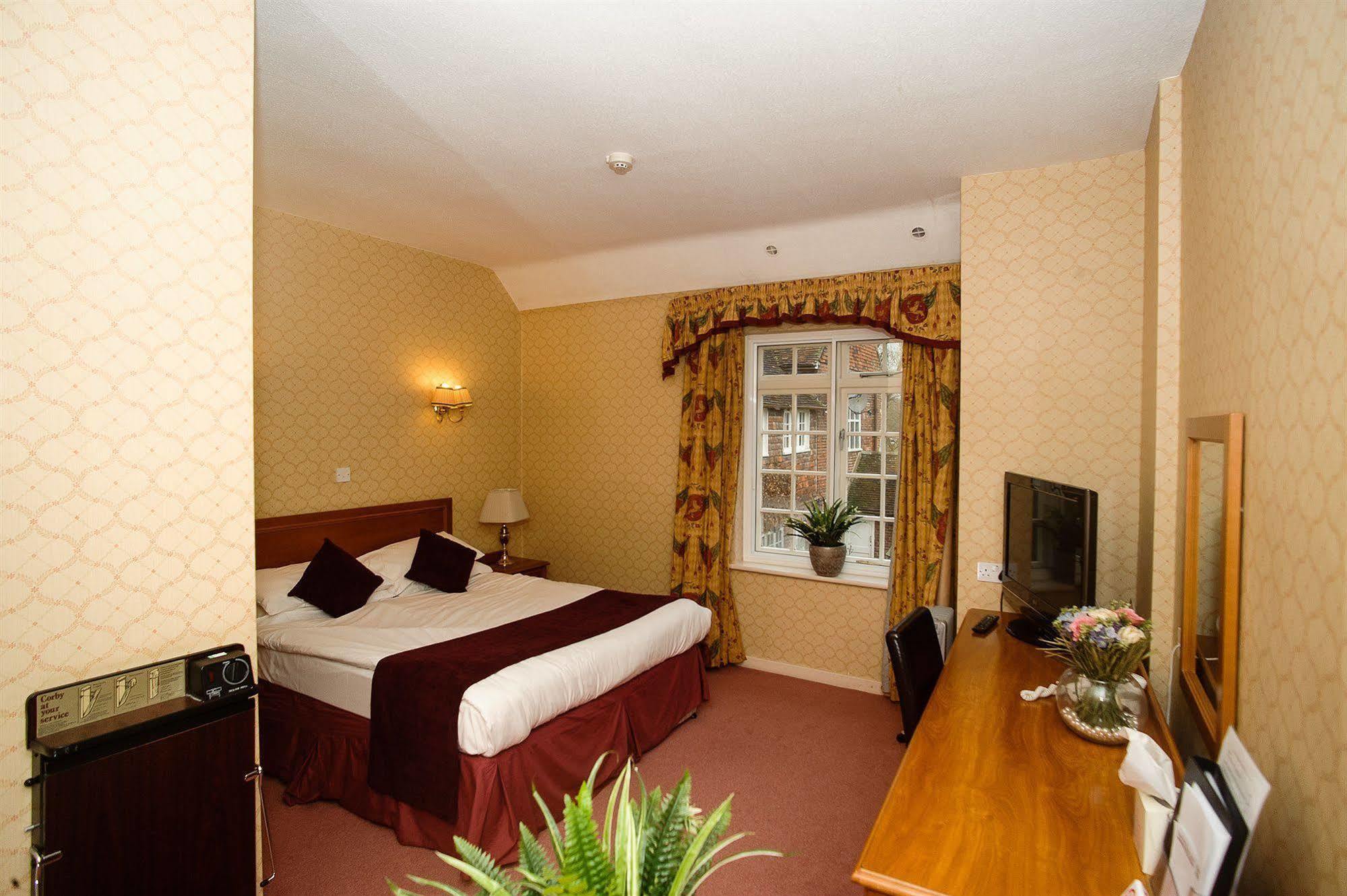 Howfield Manor Hotel Кэнтербари Экстерьер фото